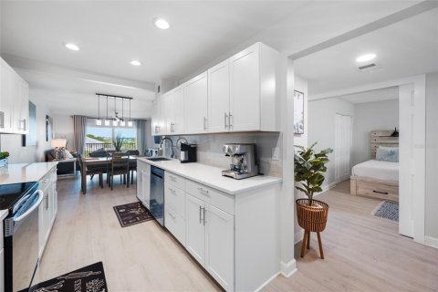 Condominio en venta en Belleair Beach, Florida, 2 dormitorios, 98.94 m2 № 2115977 - foto 26