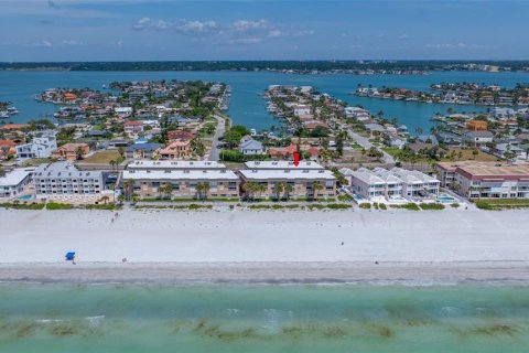 Condominio en venta en Belleair Beach, Florida, 2 dormitorios, 98.94 m2 № 2115977 - foto 16