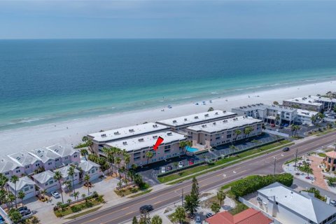 Condominio en venta en Belleair Beach, Florida, 2 dormitorios, 98.94 m2 № 2115977 - foto 20