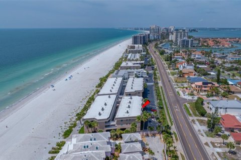 Condominio en venta en Belleair Beach, Florida, 2 dormitorios, 98.94 m2 № 2115977 - foto 19