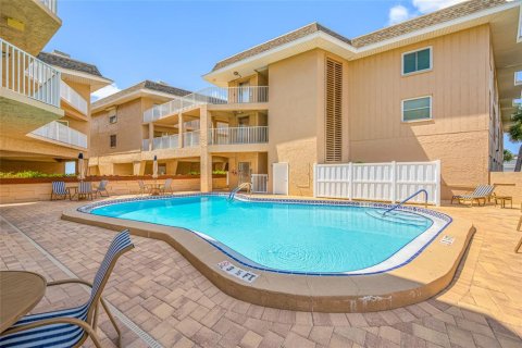 Condominio en venta en Belleair Beach, Florida, 2 dormitorios, 98.94 m2 № 2115977 - foto 4