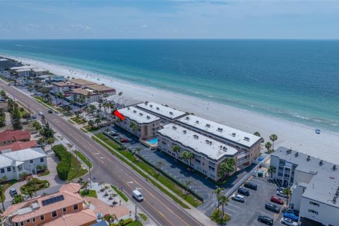 Condominio en venta en Belleair Beach, Florida, 2 dormitorios, 98.94 m2 № 2115977 - foto 13