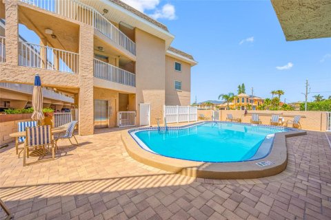 Condominio en venta en Belleair Beach, Florida, 2 dormitorios, 98.94 m2 № 2115977 - foto 5