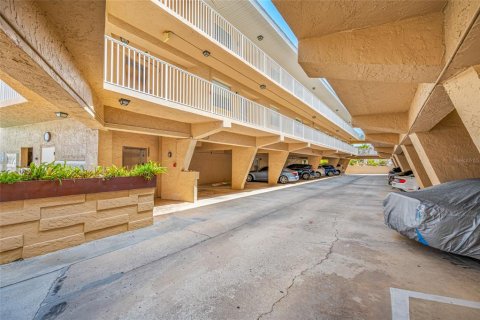 Condominio en venta en Belleair Beach, Florida, 2 dormitorios, 98.94 m2 № 2115977 - foto 7