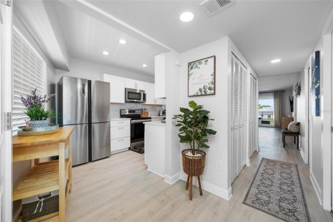 Condominio en venta en Belleair Beach, Florida, 2 dormitorios, 98.94 m2 № 2115977 - foto 25