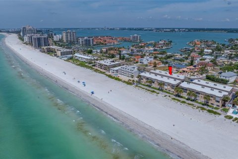 Condominio en venta en Belleair Beach, Florida, 2 dormitorios, 98.94 m2 № 2115977 - foto 18