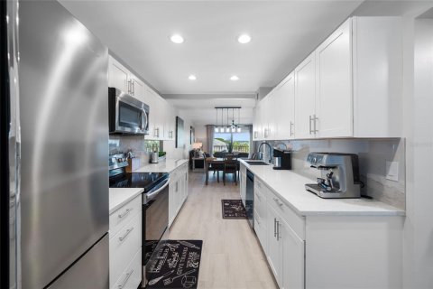 Condominio en venta en Belleair Beach, Florida, 2 dormitorios, 98.94 m2 № 2115977 - foto 27