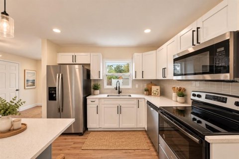 Villa ou maison à vendre à Tampa, Floride: 3 chambres, 115.2 m2 № 2398776 - photo 2