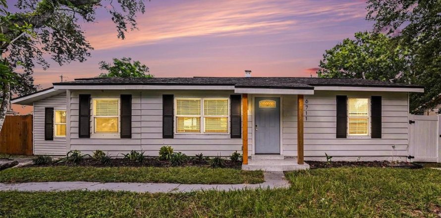 Villa ou maison à Tampa, Floride 3 chambres, 115.2 m2 № 2398776