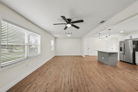 Villa ou maison à vendre à Tampa, Floride: 3 chambres, 115.2 m2 № 2398776 - photo 16