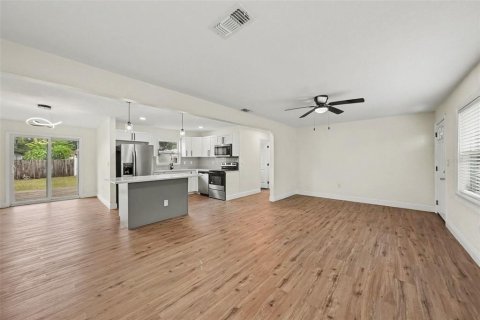 Villa ou maison à vendre à Tampa, Floride: 3 chambres, 115.2 m2 № 2398776 - photo 17