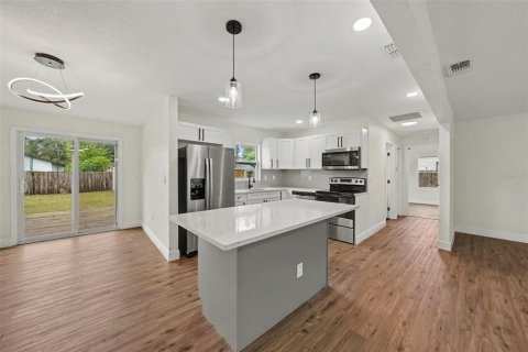 Villa ou maison à vendre à Tampa, Floride: 3 chambres, 115.2 m2 № 2398776 - photo 18