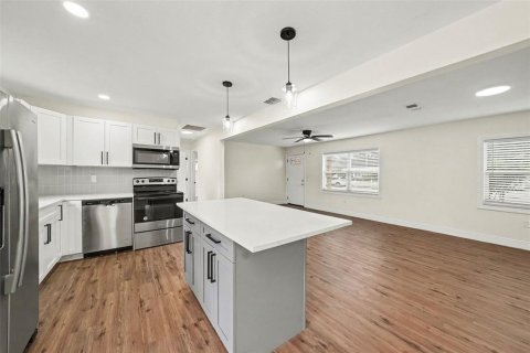 Villa ou maison à vendre à Tampa, Floride: 3 chambres, 115.2 m2 № 2398776 - photo 19