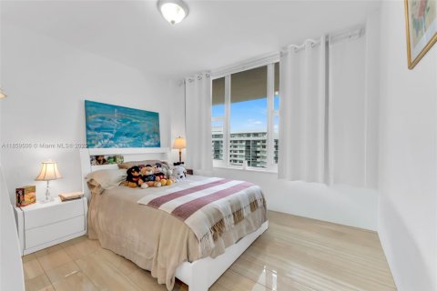 Condominio en venta en Miami Beach, Florida, 2 dormitorios, 110.55 m2 № 2034365 - foto 15