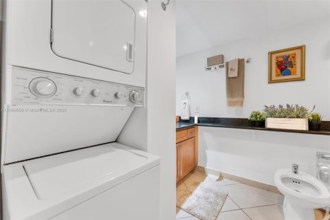 Condominio en venta en Miami Beach, Florida, 2 dormitorios, 110.55 m2 № 2034365 - foto 11