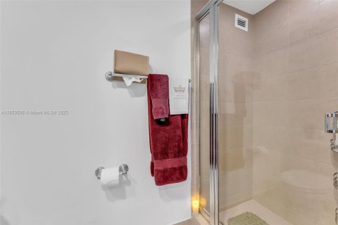 Condominio en venta en Miami Beach, Florida, 2 dormitorios, 110.55 m2 № 2034365 - foto 18