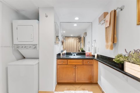 Condominio en venta en Miami Beach, Florida, 2 dormitorios, 110.55 m2 № 2034365 - foto 12