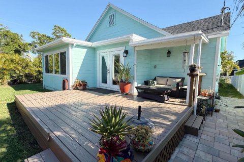 House in Gulfport, Florida 3 bedrooms, 140.56 sq.m. № 1616366 - photo 2