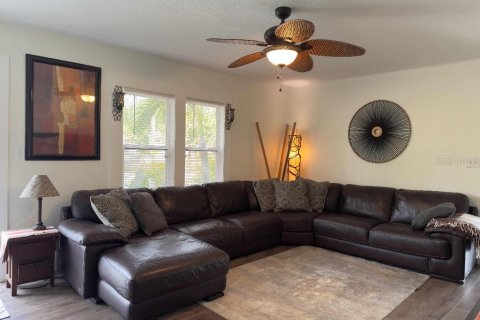 House in Gulfport, Florida 3 bedrooms, 140.56 sq.m. № 1616366 - photo 6