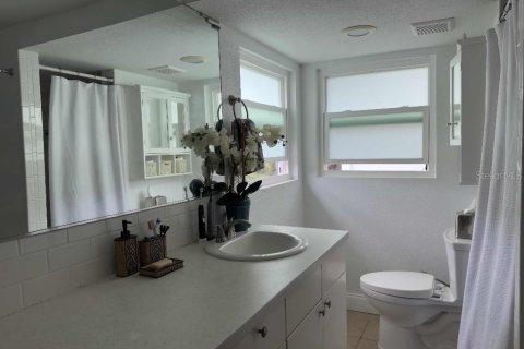 House in Gulfport, Florida 3 bedrooms, 140.56 sq.m. № 1616366 - photo 9