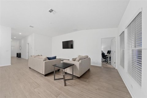 Villa ou maison à vendre à Edgewater, Floride: 4 chambres, 179.86 m2 № 1767511 - photo 3
