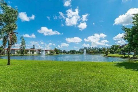 Condominio en venta en Pembroke Pines, Florida, 2 dormitorios, 108.7 m2 № 1977735 - foto 3