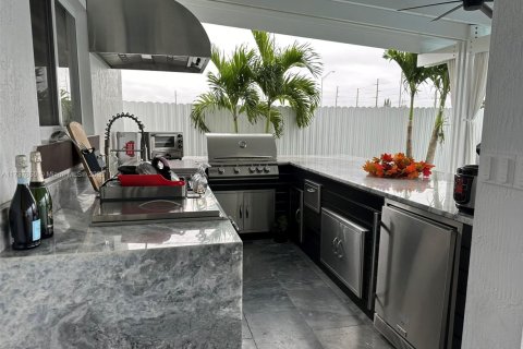 Casa en venta en Sweetwater, Florida, 4 dormitorios, 201.23 m2 № 1763890 - foto 29