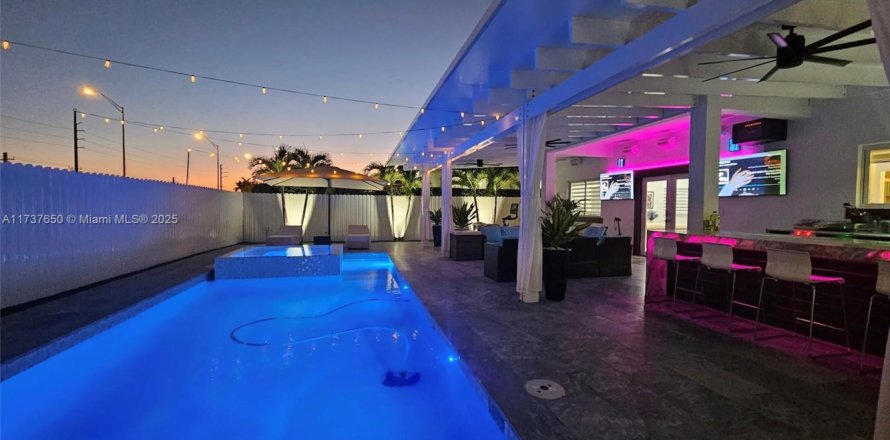 Casa en Sweetwater, Florida 4 dormitorios, 201.23 m2 № 1763890