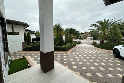 Casa en venta en Sweetwater, Florida, 4 dormitorios, 201.23 m2 № 1763890 - foto 15