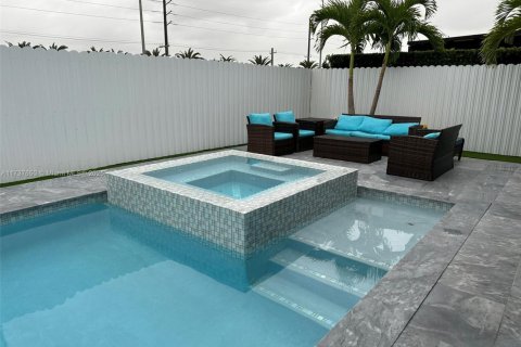 Casa en venta en Sweetwater, Florida, 4 dormitorios, 201.23 m2 № 1763890 - foto 25
