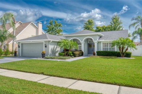 House in New Port Richey, Florida 4 bedrooms, 164.99 sq.m. № 1869154 - photo 5