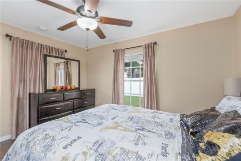 House in New Port Richey, Florida 4 bedrooms, 164.99 sq.m. № 1869154 - photo 30