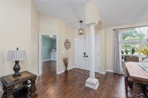 House in New Port Richey, Florida 4 bedrooms, 164.99 sq.m. № 1869154 - photo 9