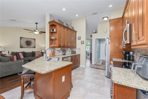 House in New Port Richey, Florida 4 bedrooms, 164.99 sq.m. № 1869154 - photo 18