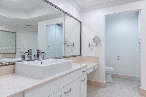 Condominio en venta en Aventura, Florida, 2 dormitorios, 203.46 m2 № 2074340 - foto 23
