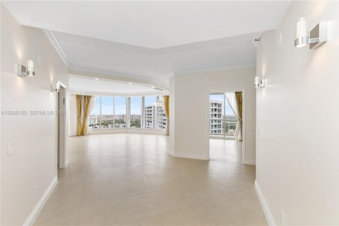 Condominio en venta en Aventura, Florida, 2 dormitorios, 203.46 m2 № 2074340 - foto 5