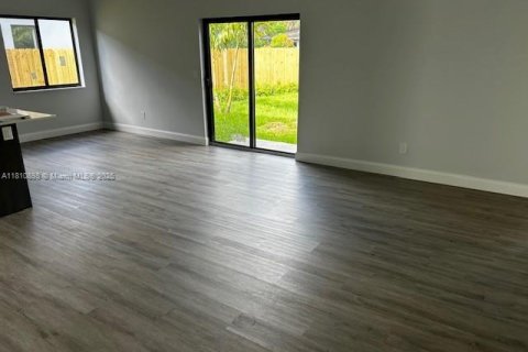 House in Fort Lauderdale, Florida 3 bedrooms № 1756638 - photo 12