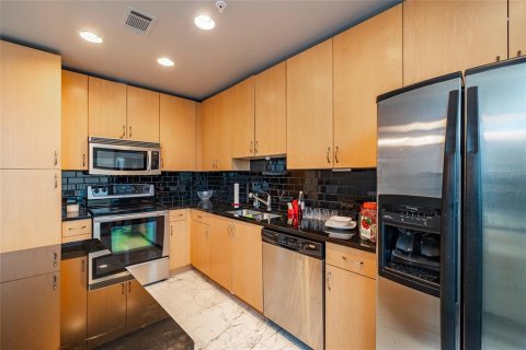 Condominio en alquiler en Tampa, Florida, 1 dormitorio, 71.72 m2 № 1855683 - foto 4