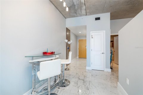 Condominio en alquiler en Tampa, Florida, 1 dormitorio, 71.72 m2 № 1855683 - foto 6