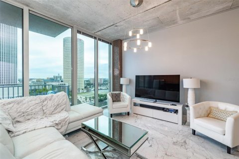 Condominio en alquiler en Tampa, Florida, 1 dormitorio, 71.72 m2 № 1855683 - foto 1