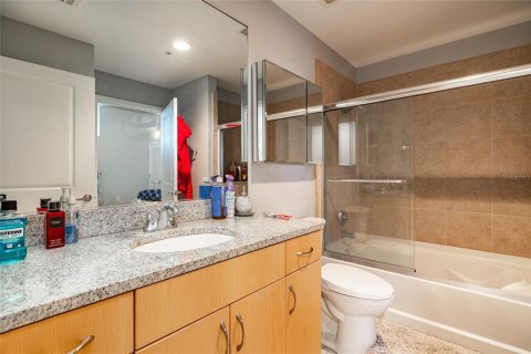 Condominio en alquiler en Tampa, Florida, 1 dormitorio, 71.72 m2 № 1855683 - foto 12