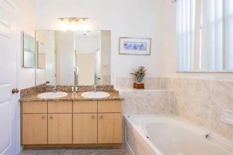 Купить виллу или дом в Киссимми, Флорида 8 комнат, 245.82м2, № 2156262 - фото 14