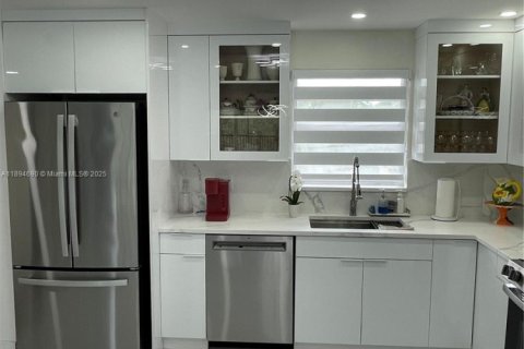 Condominio en venta en Pembroke Pines, Florida, 2 dormitorios, 135.54 m2 № 1950202 - foto 1