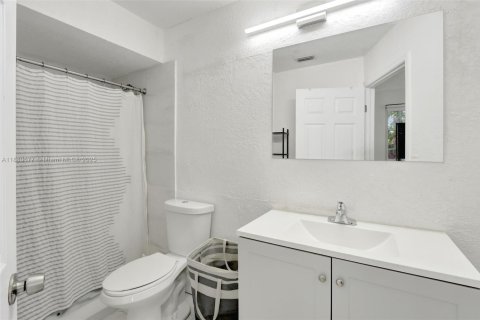 Купить виллу или дом в Майами, Флорида 3 спальни, 182.09м2, № 1929891 - фото 16