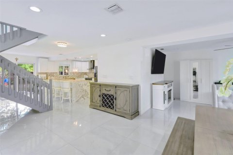 Купить виллу или дом в Майами, Флорида 3 спальни, 182.09м2, № 1929891 - фото 3