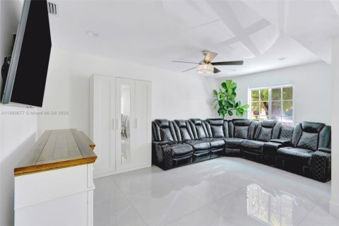 Купить виллу или дом в Майами, Флорида 3 спальни, 182.09м2, № 1929891 - фото 5