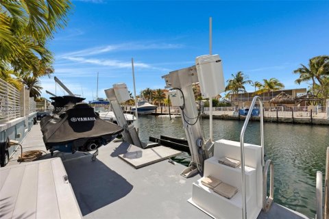 House in Key Largo, Florida 4 bedrooms, 117.06 sq.m. № 1740057 - photo 22