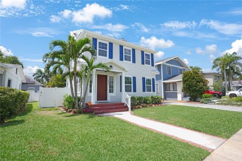 Casa en venta en Saint Petersburg, Florida, 3 dormitorios, 141.95 m2 № 1775446 - foto 2