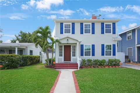 Casa en venta en Saint Petersburg, Florida, 3 dormitorios, 141.95 m2 № 1775446 - foto 1