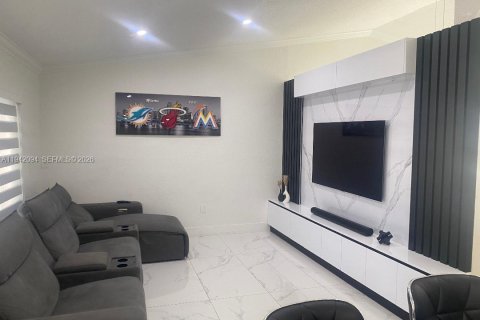 Villa ou maison à vendre à Miami, Floride: 3 chambres, 164.44 m2 № 2054540 - photo 9